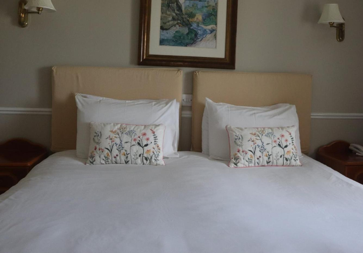 Bedroom 3, White Sands Hotel