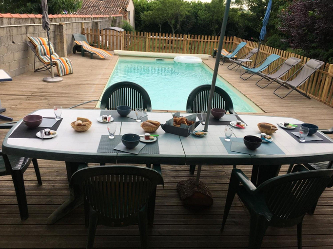 Food & Drinks 4, Les Ormeaux, Gironde