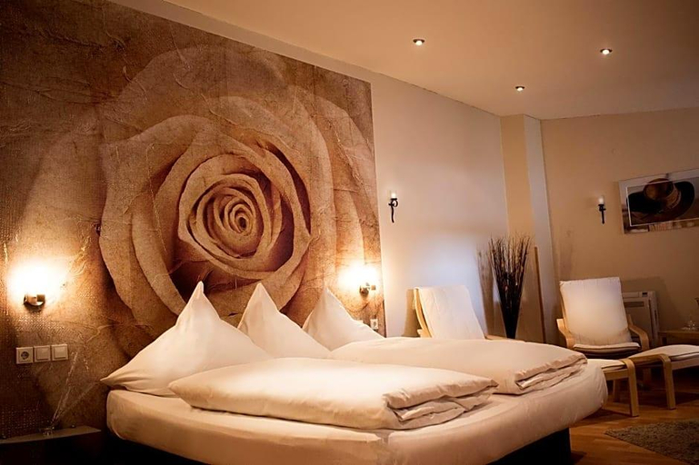 Bedroom 3, Ehranger Hof, Trier