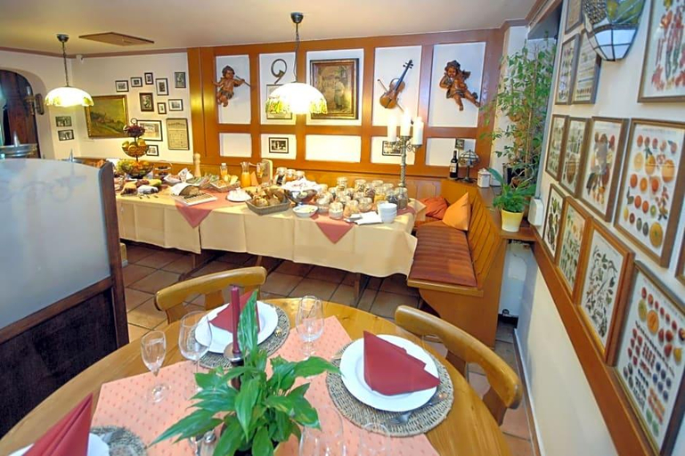 General view 4, Dalberg Restaurant, Südliche Weinstraße