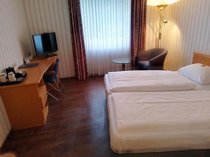 Bedroom 4, Hotel Domicil Schonebeck, Salzlandkreis