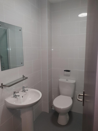 Bathroom 4, The Bournbrook Inn, Birmingham