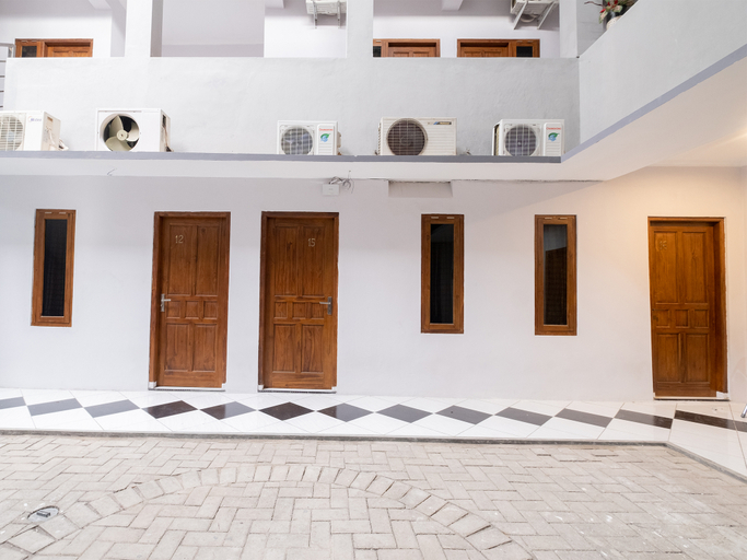 Lobby 2, Oyo 2669 Crown Residence, Yogyakarta