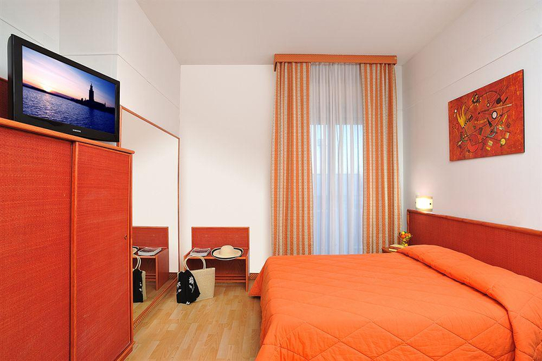 Bedroom 4, Tiberius, Rimini