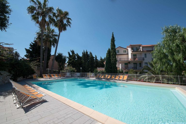 Sports and Entertainment 5, Residence Oleandro, Savona