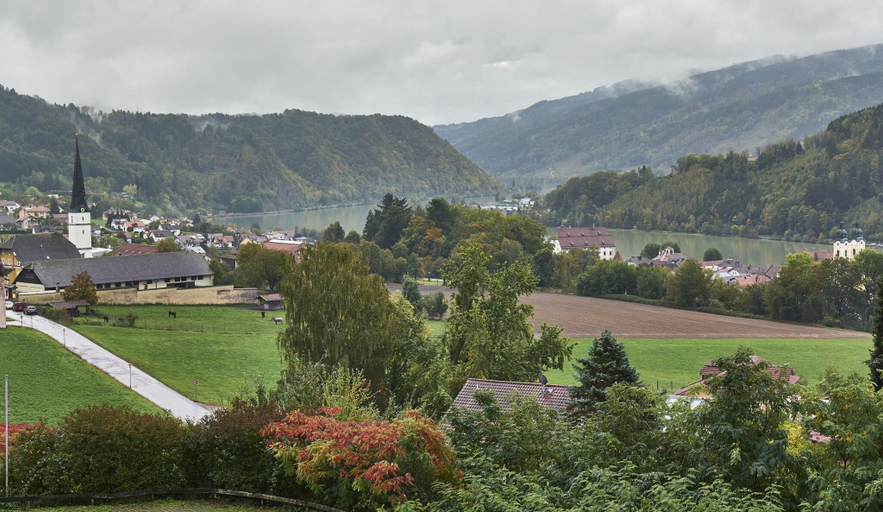 Exterior & Views, Landhotel Donaublick, Passau