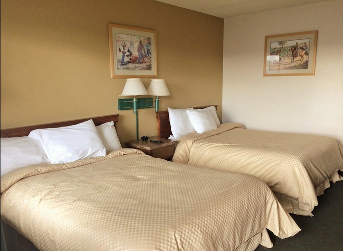 Bedroom 2, Rodeway Inn & Suites Battle Mountain North, Lander
