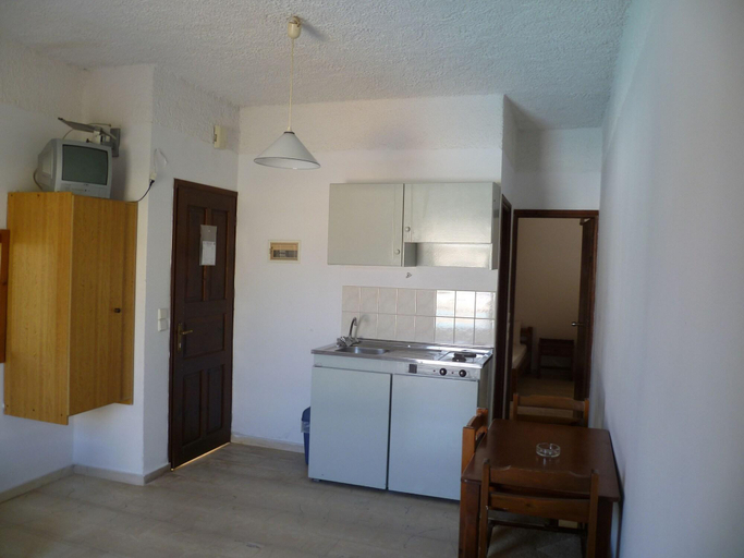 Room 4, Karmi Studios & Apartments, Crete