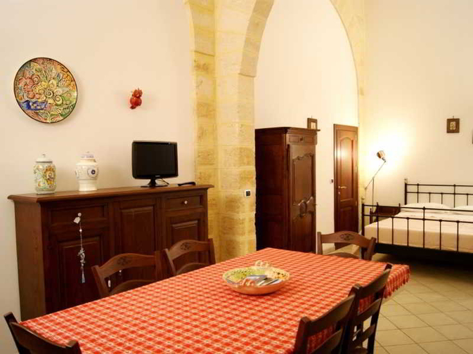 Bedroom 2, B&B Federico II, Brindisi