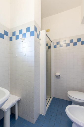 Bathroom 4, Sole, Rimini