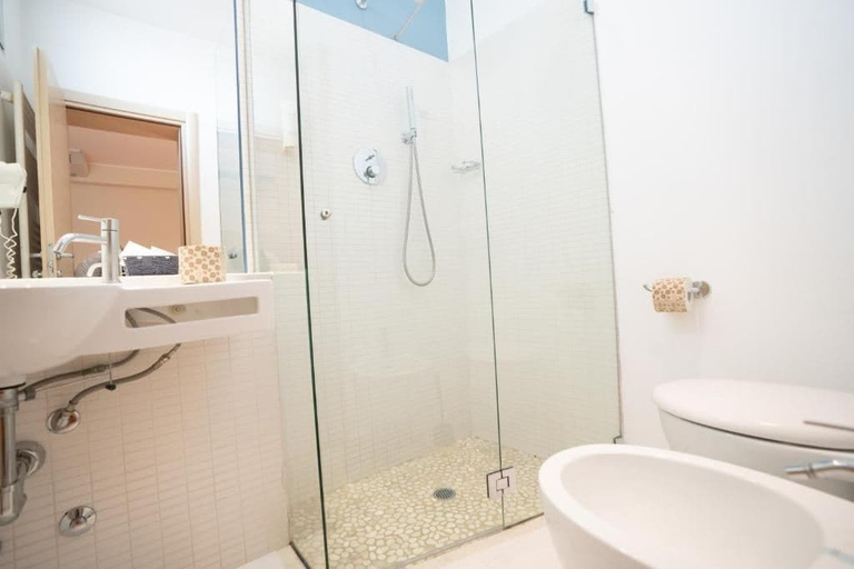 Bathroom 5, Hotel Estense, Rimini