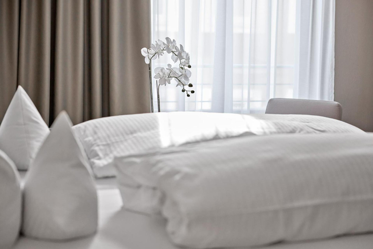 Bedroom 2, Hotel An Der Stadtmauer, Rems-Murr-Kreis