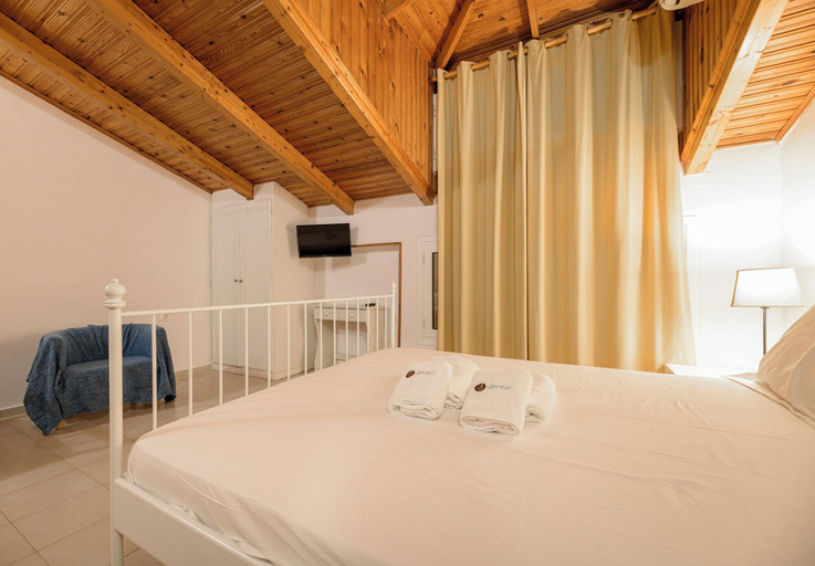 Room 4, Denise Studios & Apartments, Ionian Islands