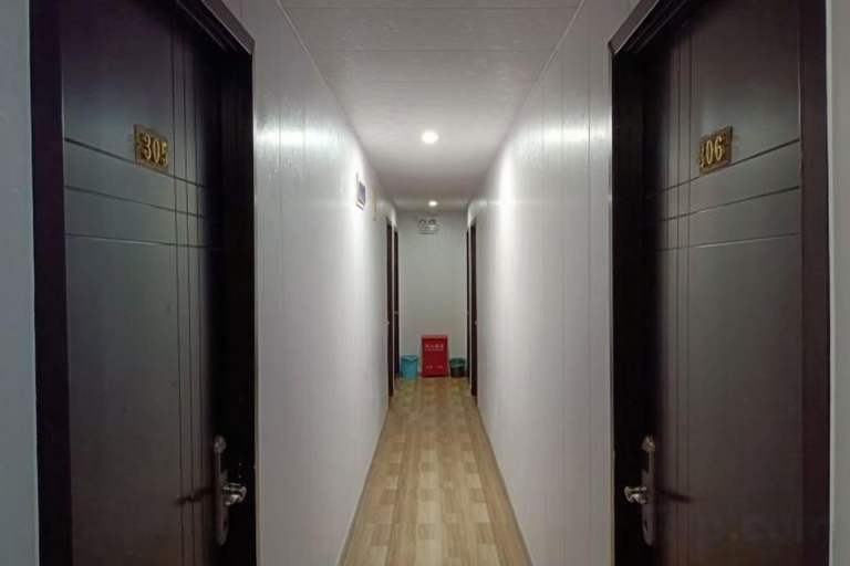 Others 4, chezhan hotel, Shanghai