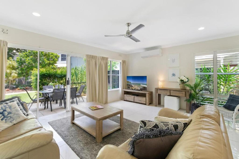 Room 3, Noosa Entrance Waterfront Resort, Noosa - Noosa-Noosaville