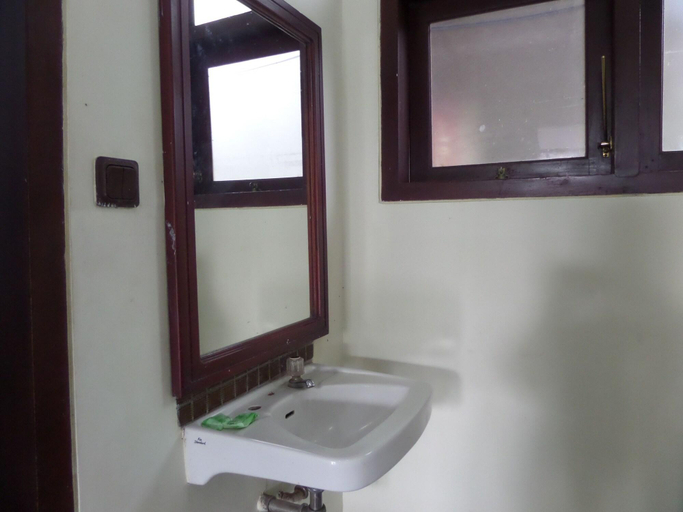 Bathroom 4, Sukapura Permai Hotel, Probolinggo