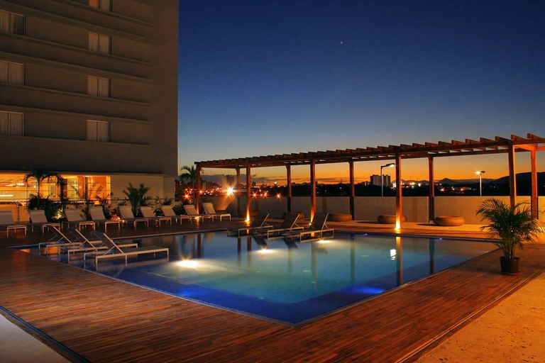 Sport & Beauty, Trinitarias Suites, Iribarren