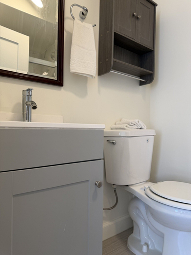 Bathroom 2, Hollywood Highland Hotel & Hostel, Los Angeles