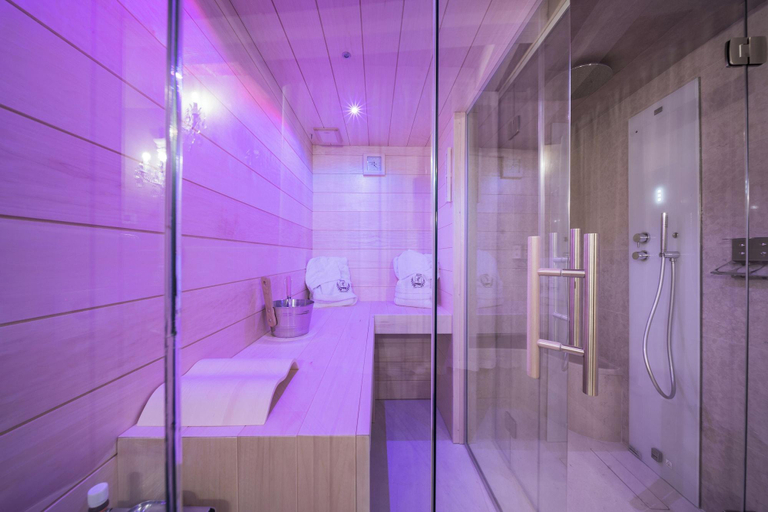 Bathroom 4, Regia Rosetta, Verona