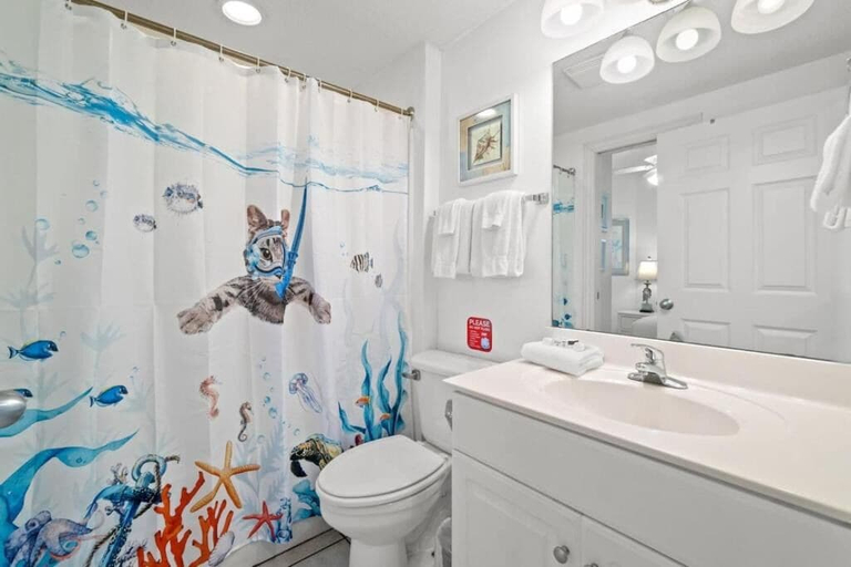 Bathroom 4, Majestic, Bay