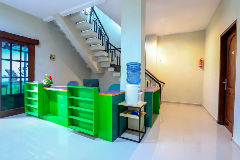 Lobby 3, 2409 Safara Guesthouse, Semarang