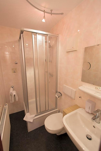 Bathroom 1, Kreller, Mittelsachsen