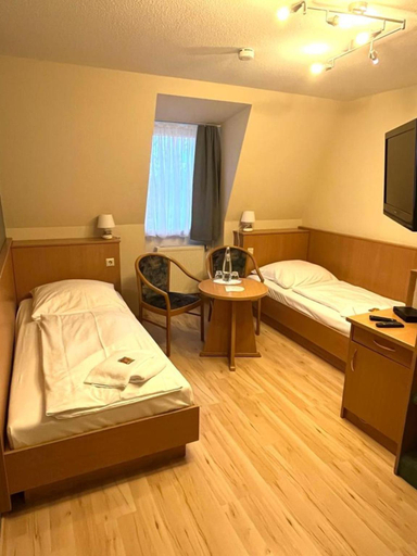 Bedroom 4, Alte Apotheke Flair, Saalekreis