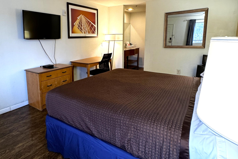 Room 2, Woodberry Inn & Suites By OYO Rome, Floyd