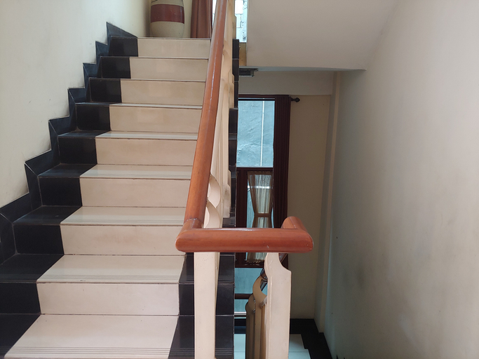 Lobby 4, 3894 Karunia Muslim Syariah, Central Jakarta