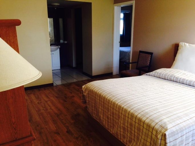 Bedroom 1, Knights Inn Edmonton South, Division No. 11