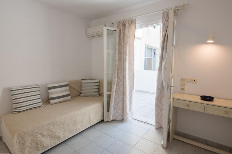 Room 4, Sofos Studios, South Aegean