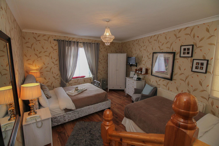 Bedroom 4, Donnybrook Hall, Dublin