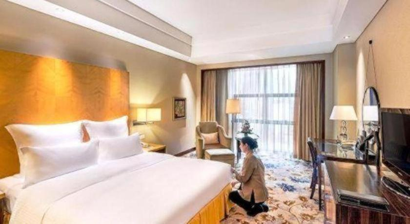 Bedroom 3, Kunshan Newport Hotel, Suzhou