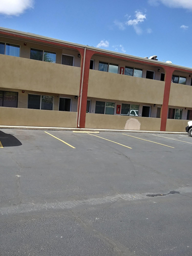 Exterior & Views 2, Desert Sands Inn And Suites, Bernalillo