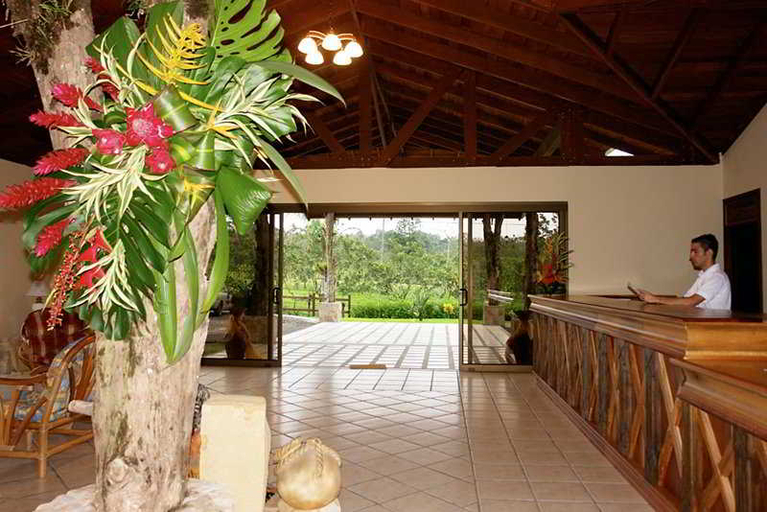 Public Area, Arenal Manoa, San Carlos