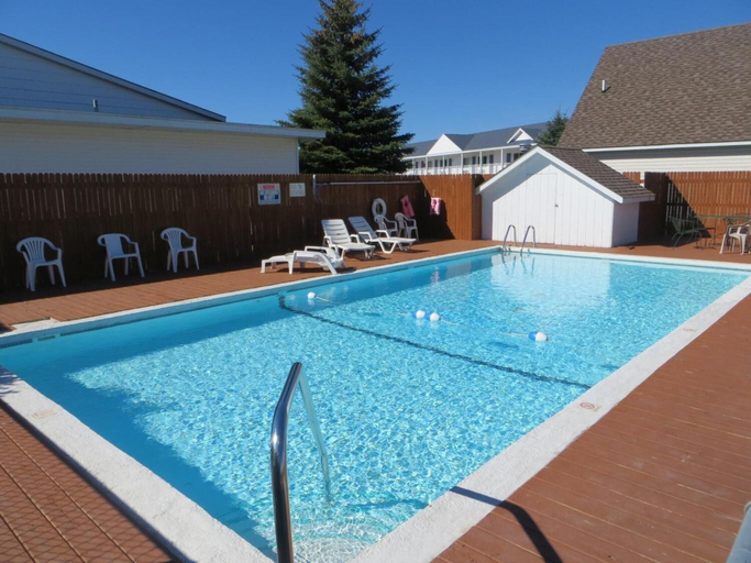 Sport & Beauty, Bridge View Motel & Condo's, Cheboygan