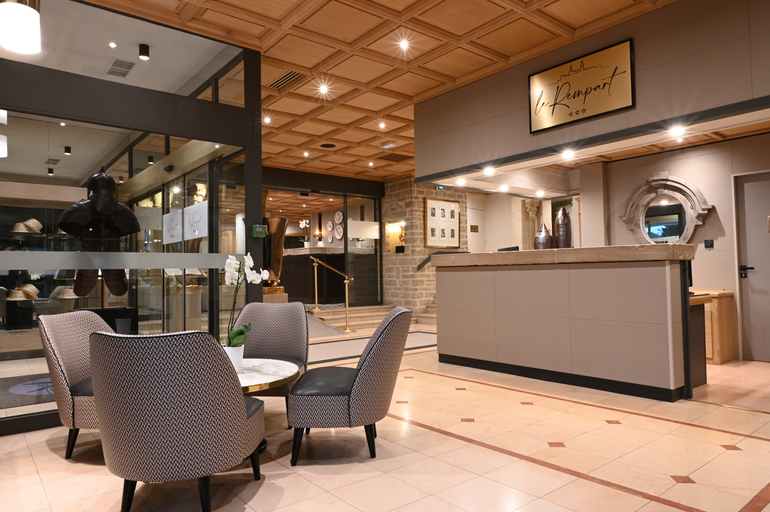 Public Area 2, Hôtel Le Rempart, Saône-et-Loire
