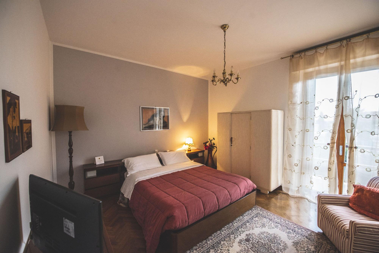 Bedroom 3, B&B Il Girasole, Perugia