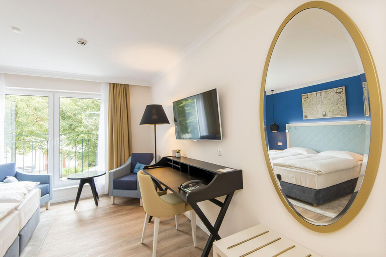 Bedroom 2, Boutique-Hotel Zur alten Post - Stammhaus, Dithmarschen