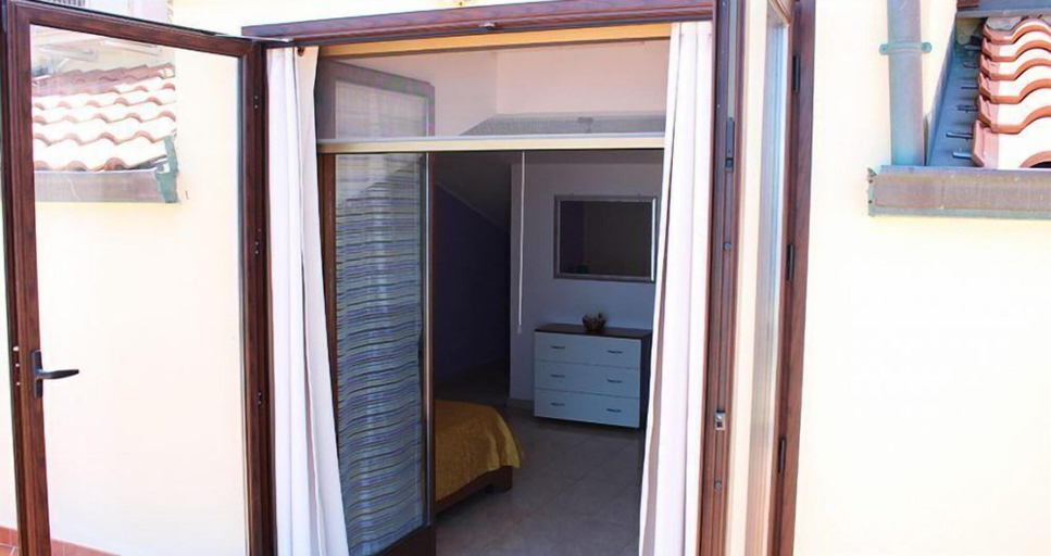 Room 3, B B Due Passi E Il Mare, Messina