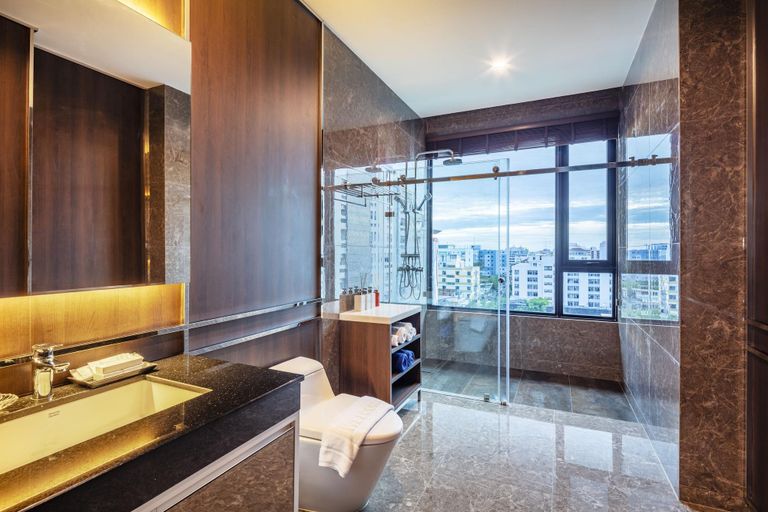 Bathroom 4, Grand Sala Thai, Wang Thonglang