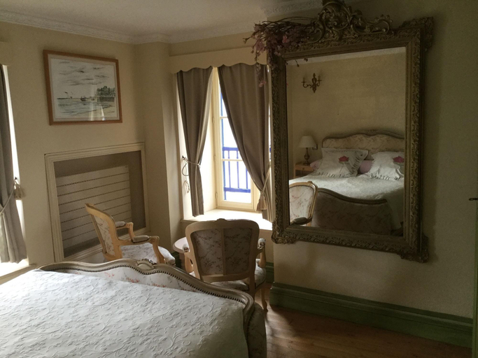 Bedroom 4, Mado, Somme