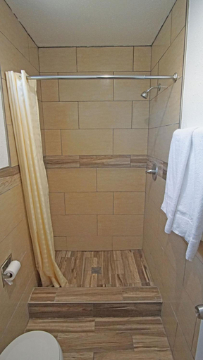 Bathroom 3, Rosa Bell Motel Los Angeles, Los Angeles