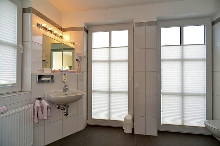 Bathroom 5, Hotel Behrmann, Hamburg