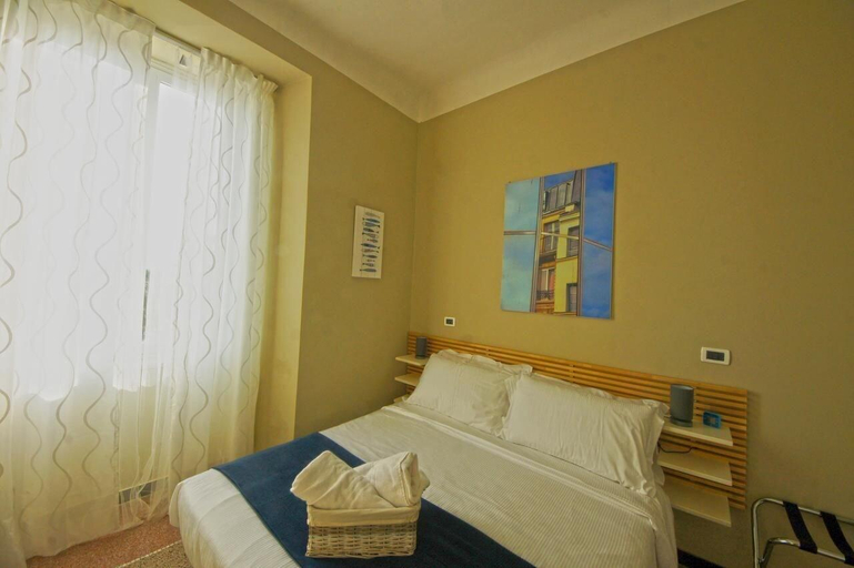 Bedroom 4, Luna Rooms, Savona