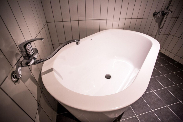 Bathroom 4, Hotel Egg, Gangseo