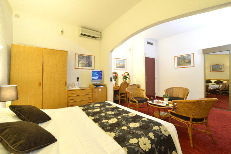 Room 4, Angleterre Hotel, Isère