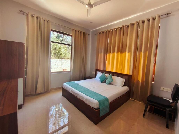 Room 4, AeroVale Lodge, Mandi