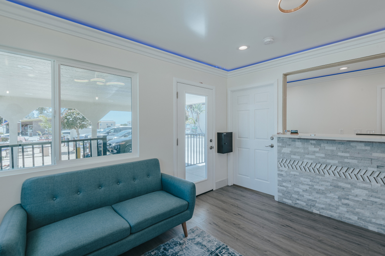 Public Area 3, Sea Air Inn & Suites - Downtown Morro Bay, San Luis Obispo