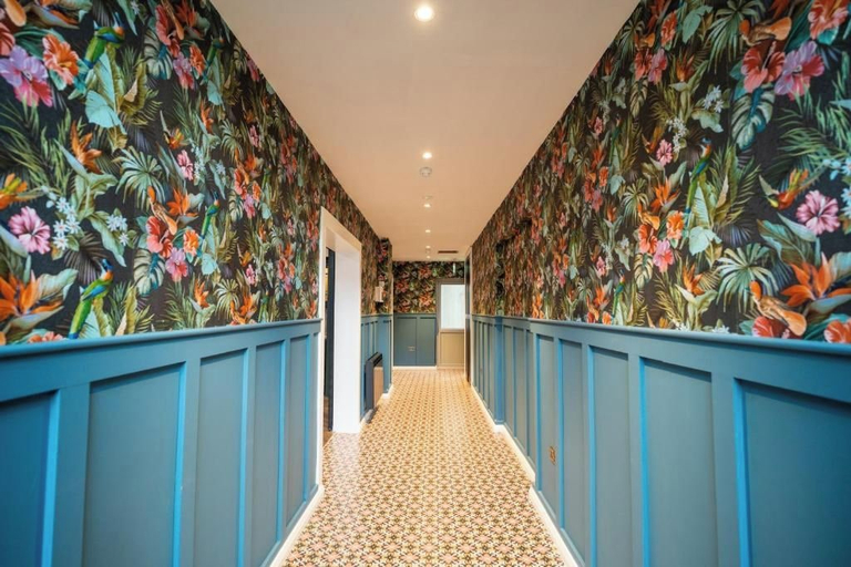 Interior 5, Woolen house